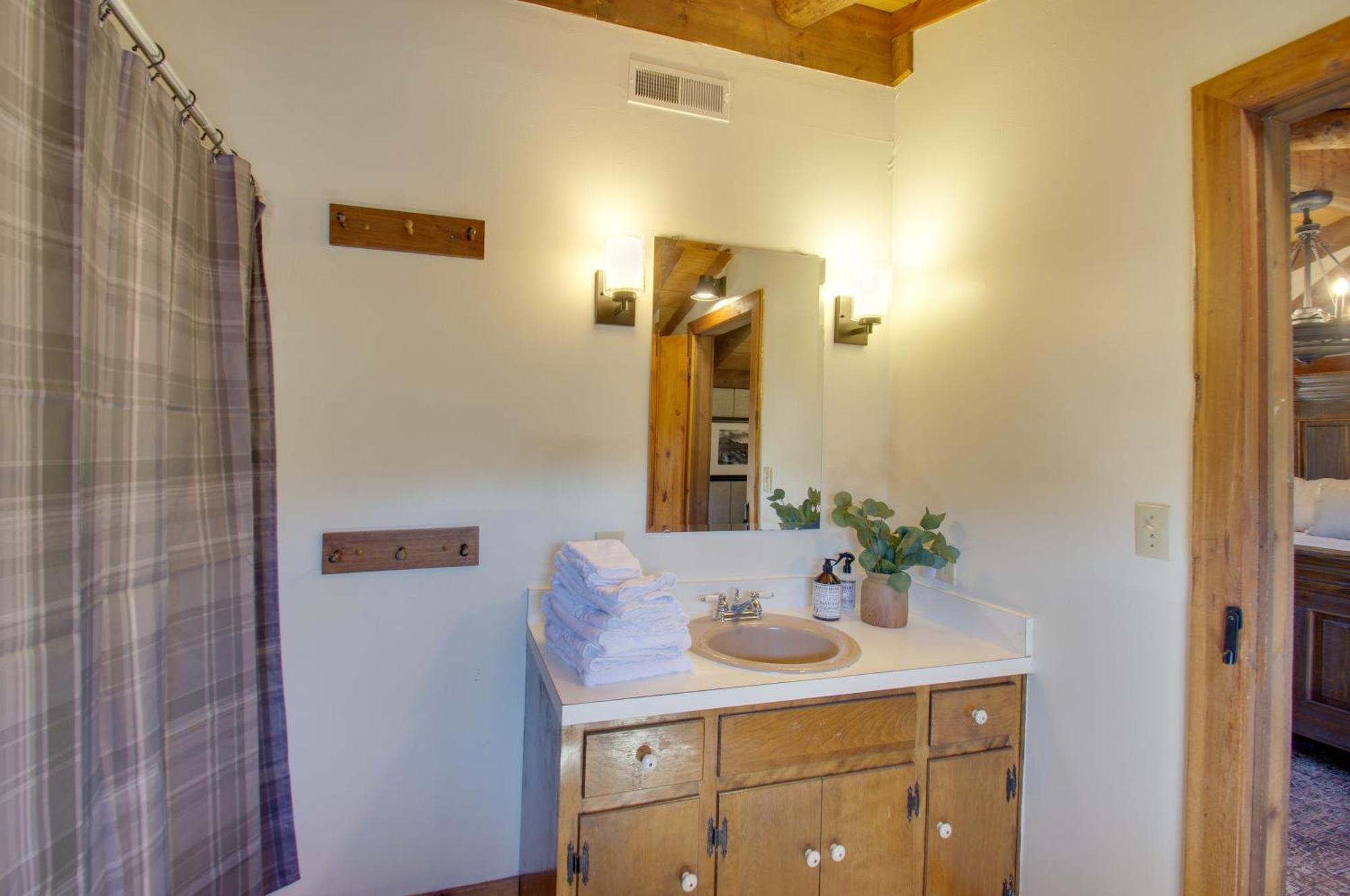 Cozy Log Cabin Getaway With Fire Pit And 3 Acres! Ruckersville ภายนอก รูปภาพ