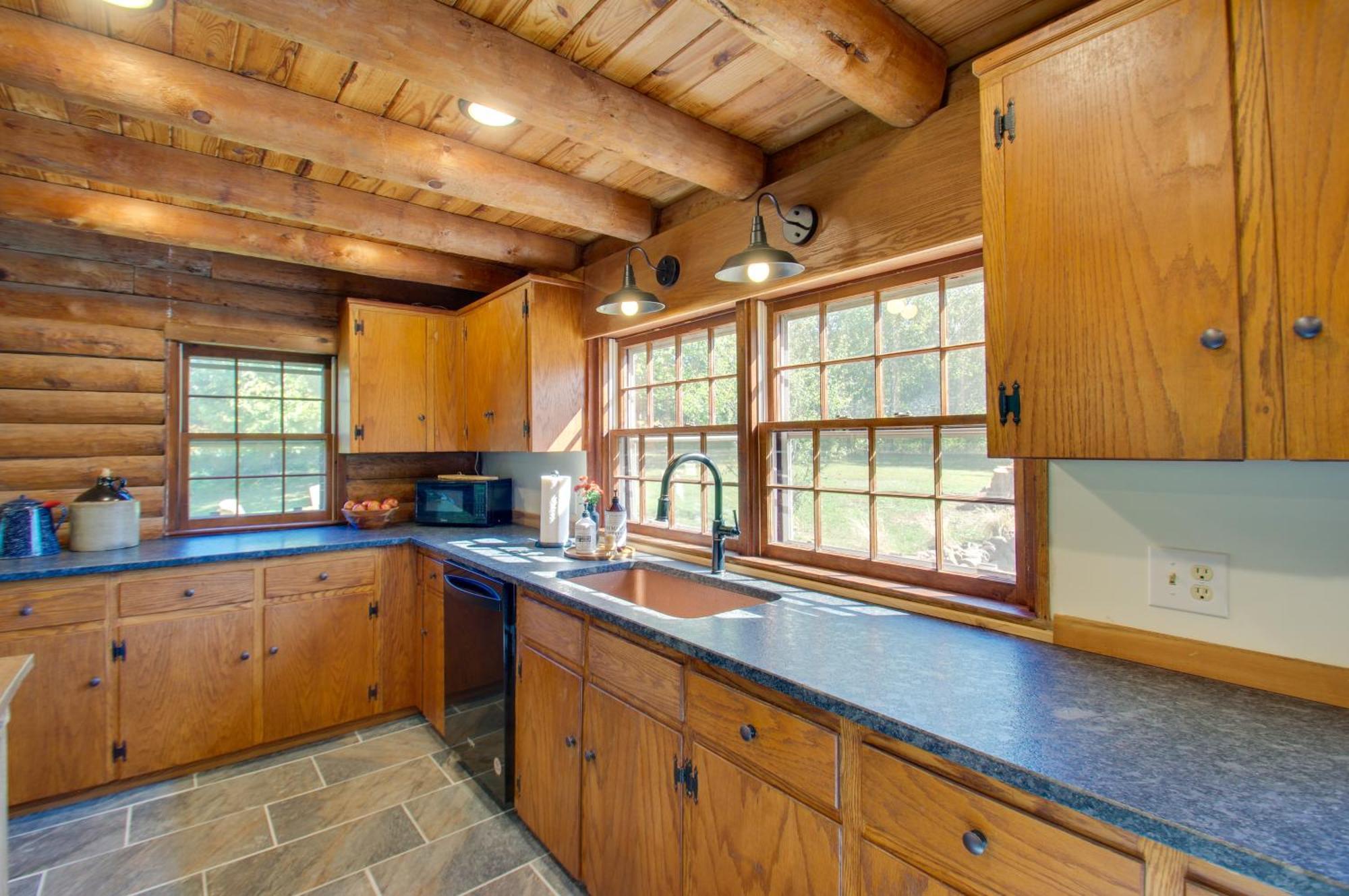 Cozy Log Cabin Getaway With Fire Pit And 3 Acres! Ruckersville ภายนอก รูปภาพ