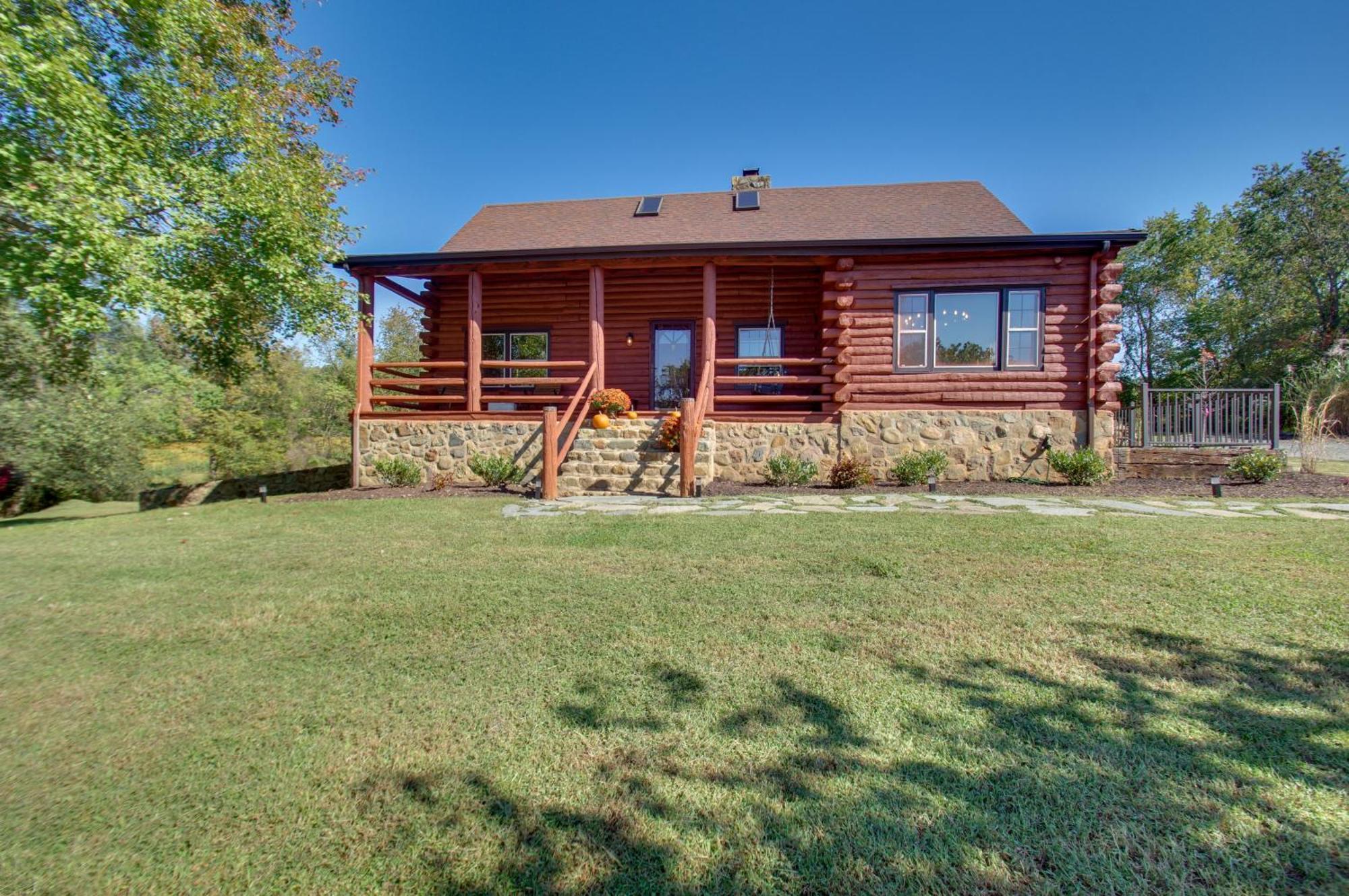 Cozy Log Cabin Getaway With Fire Pit And 3 Acres! Ruckersville ภายนอก รูปภาพ